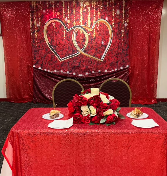 Sweetheart table with red sequins